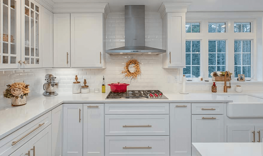 what to put in the white cabinets gold hardware