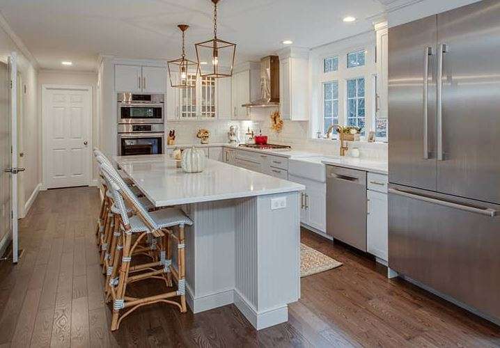 white cabinets gold hardware